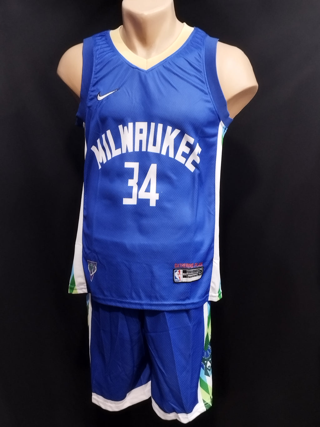 ANTETOKOUNMPO MILWAUKEE