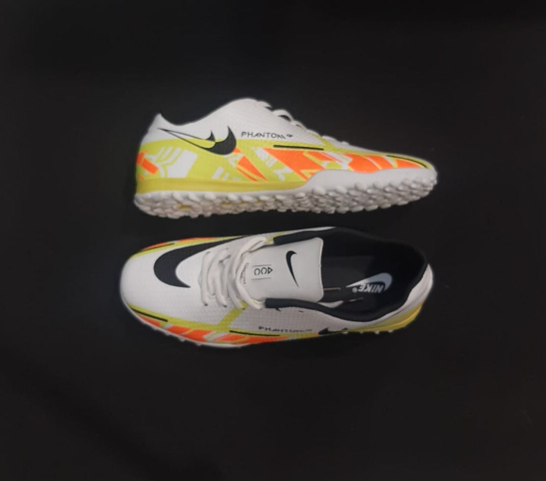 Ֆուտբոլային մարզակոշիկ (сороконожка)