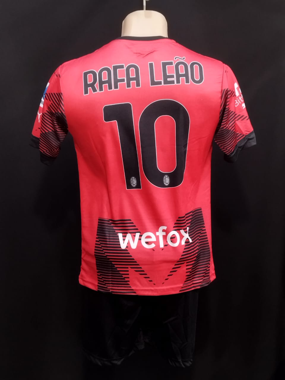 RAFA LEAO